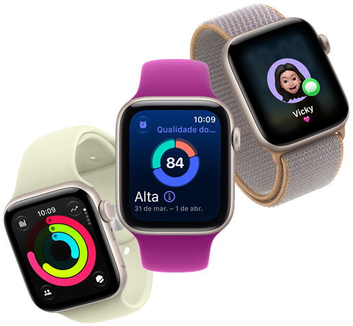 Relógios Apple Watch SE 3 com caixa estelar de alumínio e telas mostrando os círculos de Atividade, a Qualidade do Sono e uma chamada recebida com um Memoji, ao fundo estão ícones de recursos e apps de saúde, exercício, música, mapas e comunicação