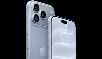 Vista frontal do iPhone 18 Pro preto a mostrar duas pessoas com a funcionalidade de seguimento facial, demonstração da funcionalidade da câmara frontal Center Stage