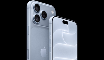 Két ezüstszínű iPhone 18 Pro eleje és hátulja oldalnézetben, a fókusz a Ceramic Shield 2 előlapon van