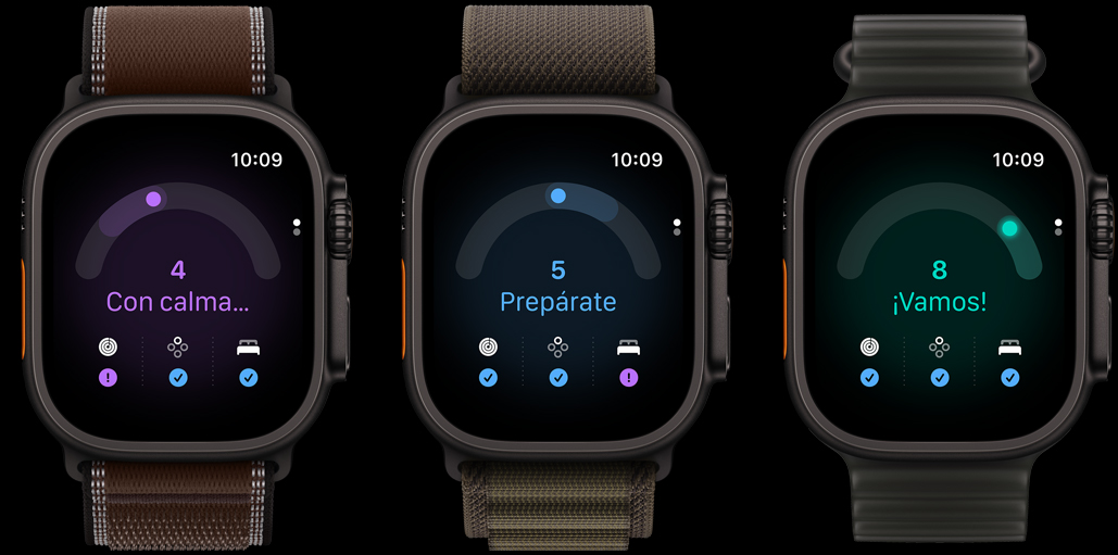 Tres dispositivos Apple Watch Ultra 4: caja de titanio, color negro, puntuación de Disposición 4, correa Trail, color borgoña, caja de titanio, color negro, puntuación de Disposición 5, correa Alpine, color oliva oscuro, caja de titanio, color negro, puntuación de Disposición 8, correa Ocean, color negro translúcido