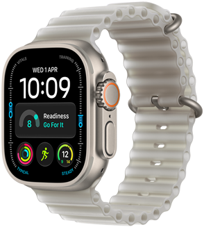 Apple Watch Ultra 4 z kopertą z tytanu w kolorze naturalnym, na tarczy widoczne są: godzina cyfrowa, komplikacje: dzień i data, gotowość, tętno, Treningi, temperatura, widoczny prawy bok urządzenia, pokrętło Digital Crown, wystający przycisk boczny, pasek Ocean w kolorze półprzezroczystej szarości